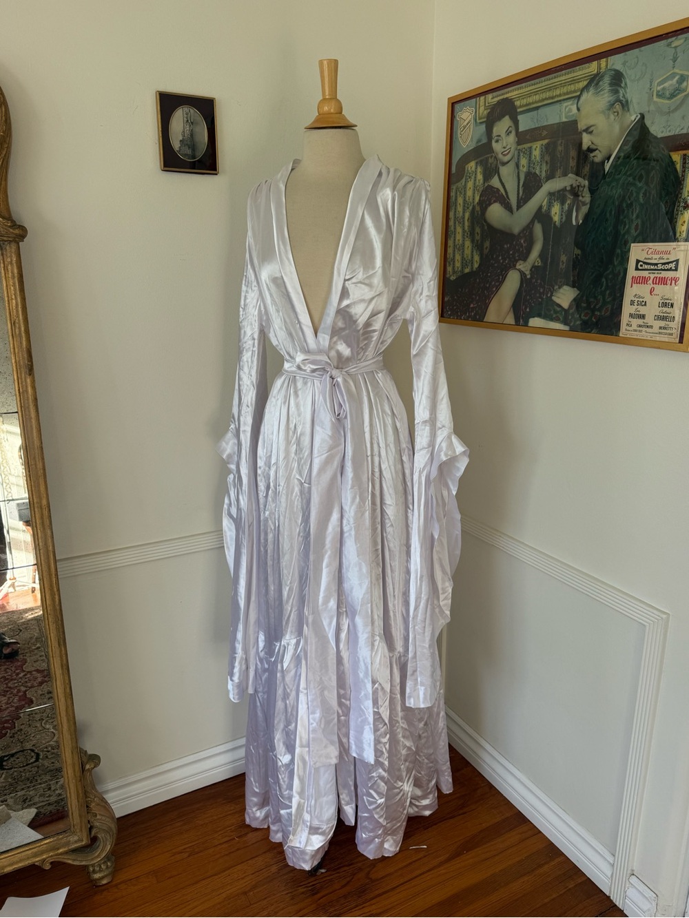 Glamour Bridal Dressing Robe - Picture 1 of 4